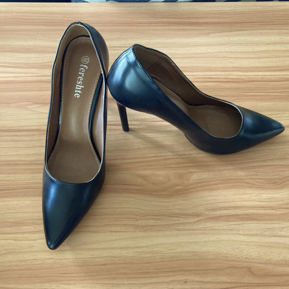 Basic black pump, Size 12